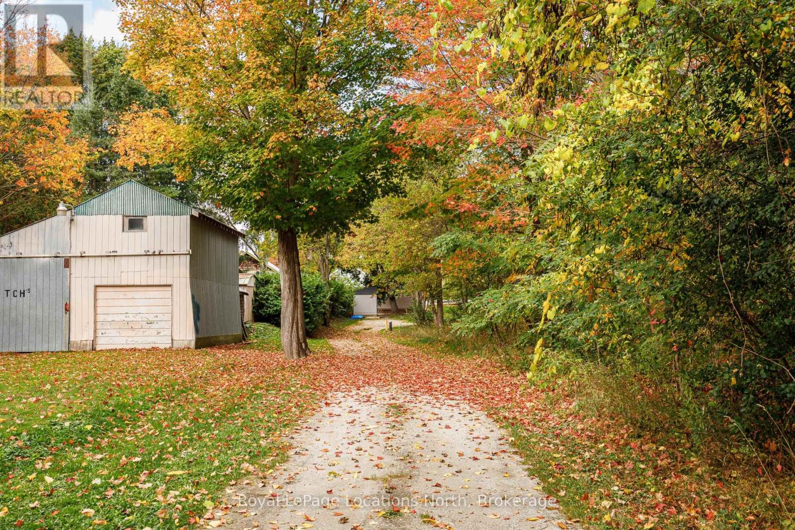 213 Marsh Street, Blue Mountains, Ontario  N0H 1J0 - Photo 35 - X12457241