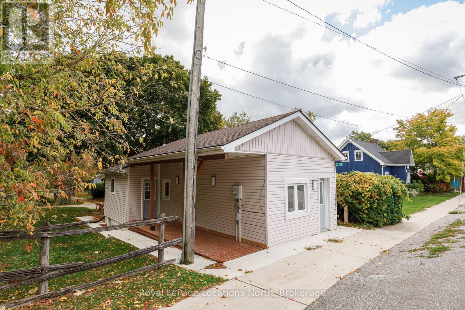 213 Marsh Street, Blue Mountains, Ontario  N0H 1J0 - Photo 5 - X12457241
