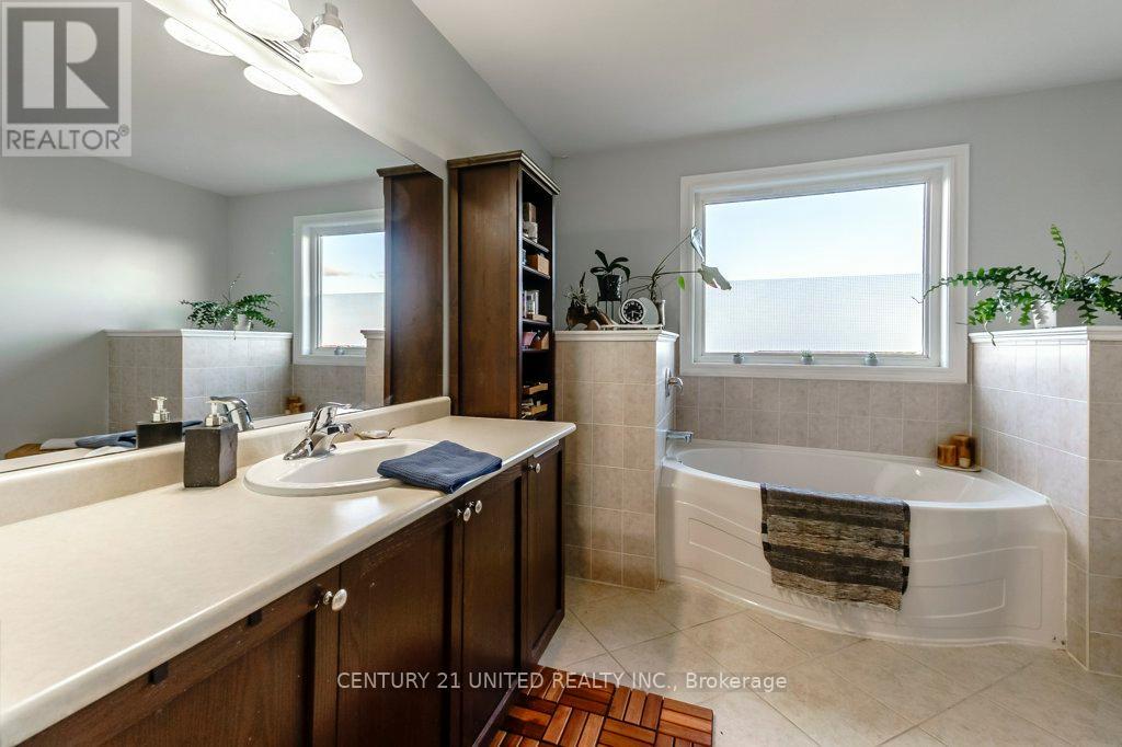 810 Hargrove Trail, Peterborough, Ontario  K9L 0B6 - Photo 24 - X12457265