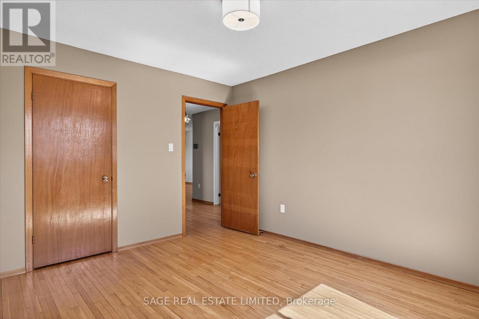 48 Queen Street, Kawartha Lakes, Ontario  K0M 1A0 - Photo 14 - X12412732