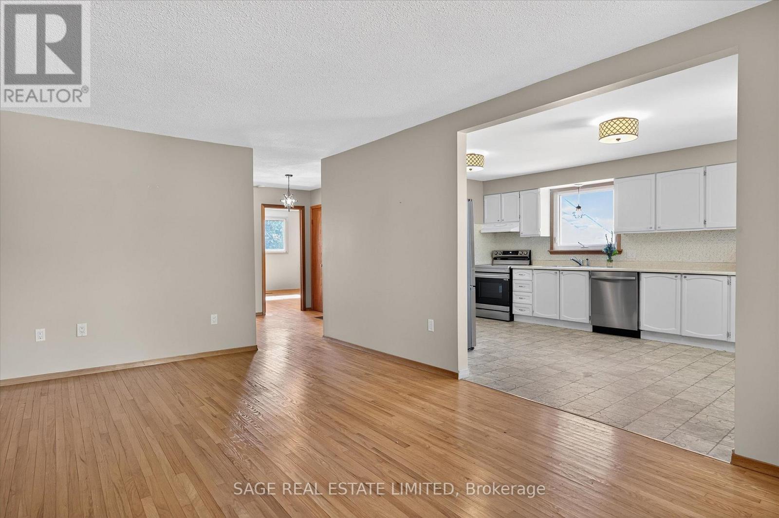 48 Queen Street, Kawartha Lakes, Ontario  K0M 1A0 - Photo 6 - X12412732