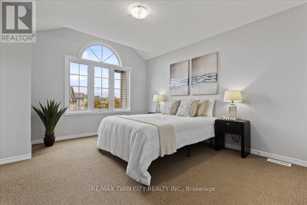 260 Countrystone Crescent, Kitchener, Ontario  N2N 3S2 - Photo 14 - X12457191