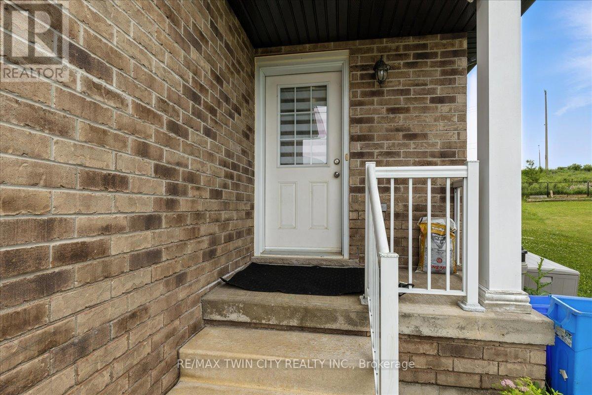 260 Countrystone Crescent, Kitchener, Ontario  N2N 3S2 - Photo 2 - X12457191