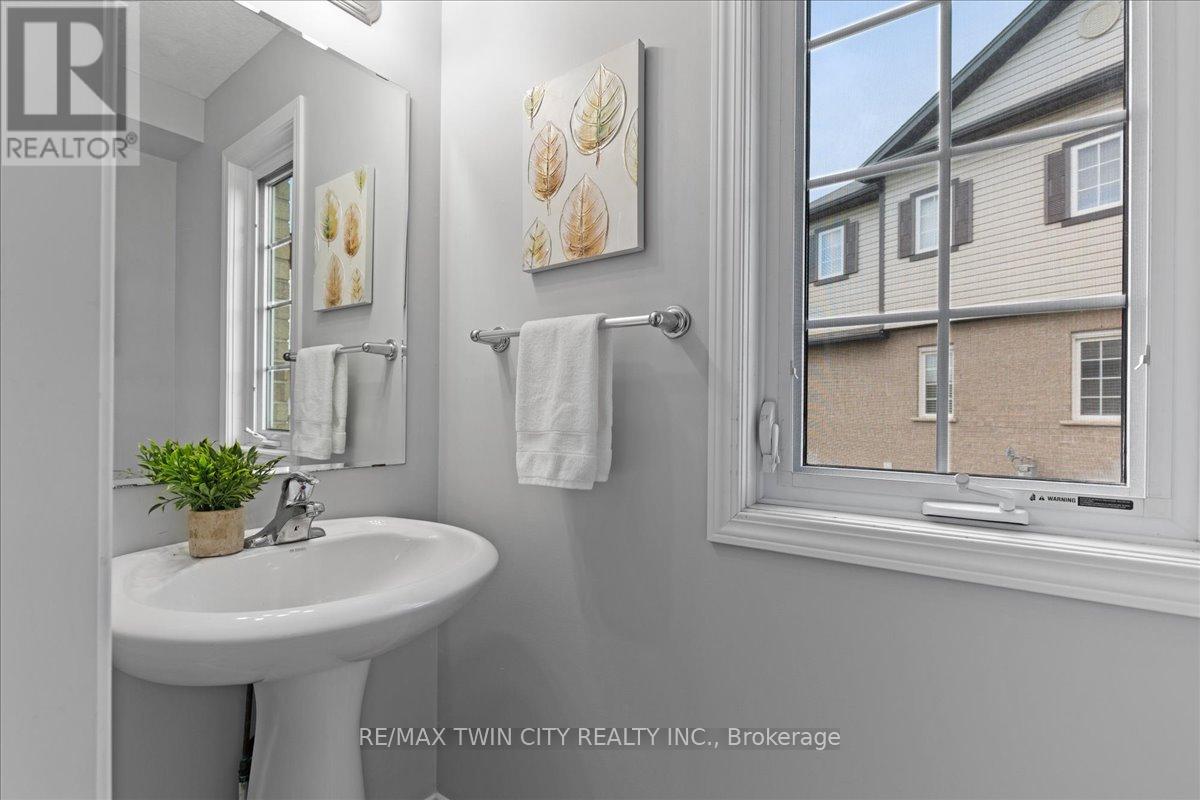 260 Countrystone Crescent, Kitchener, Ontario  N2N 3S2 - Photo 24 - X12457191