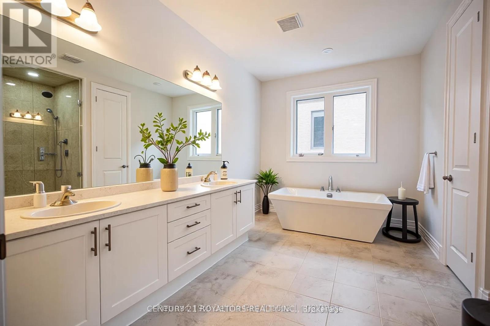 212 Harwood Avenue, Woodstock, Ontario  N4T 0P2 - Photo 8 - X12457227