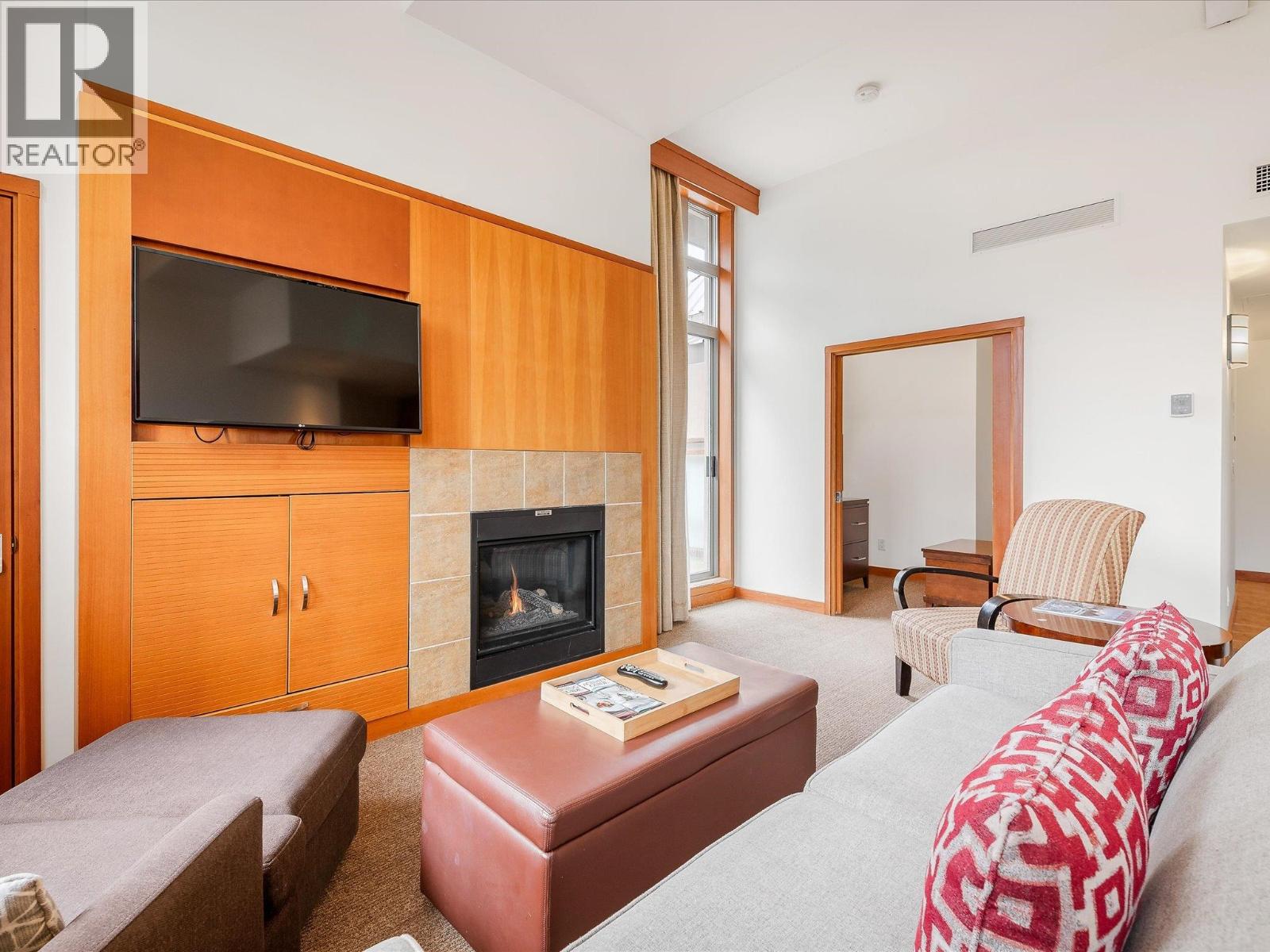 4407 4299 Blackcomb Way, Whistler, British Columbia  V8E 0X3 - Photo 4 - R3057461