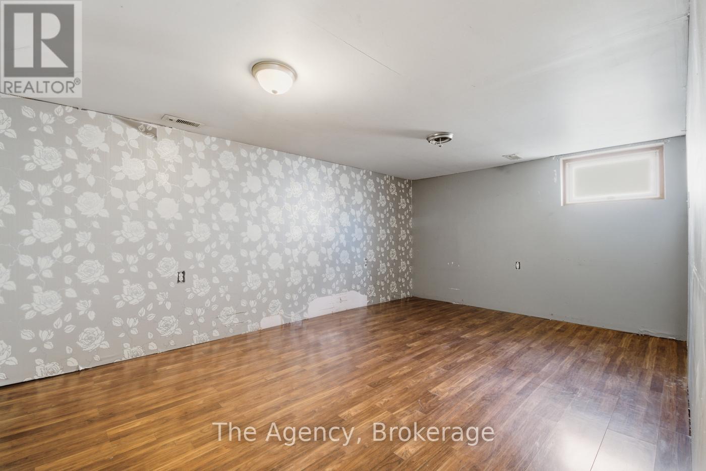 118 Morton Street, Thorold, Ontario  L2V 1C5 - Photo 18 - X12457266
