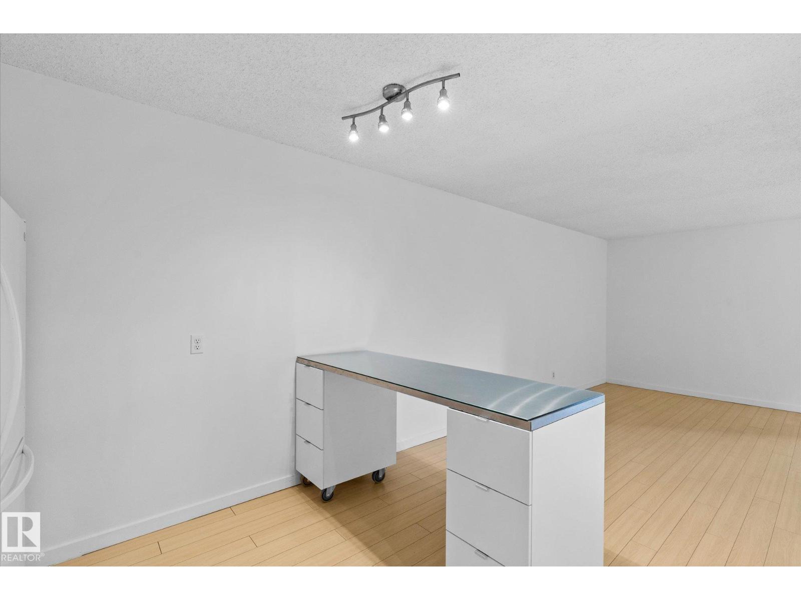#104 10175 114 St Nw, Edmonton, Alberta  T5K 2L4 - Photo 17 - E4461722