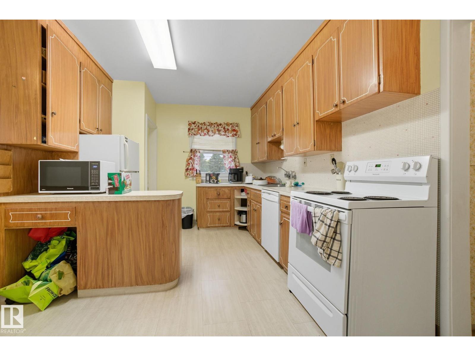 12414 88 St Nw, Edmonton, Alberta  T5B 3T2 - Photo 10 - E4461723