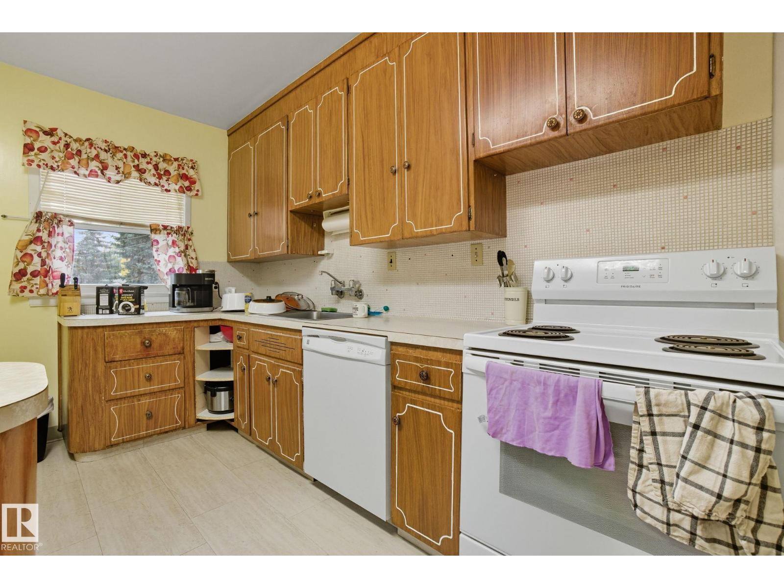 12414 88 St Nw, Edmonton, Alberta  T5B 3T2 - Photo 11 - E4461723