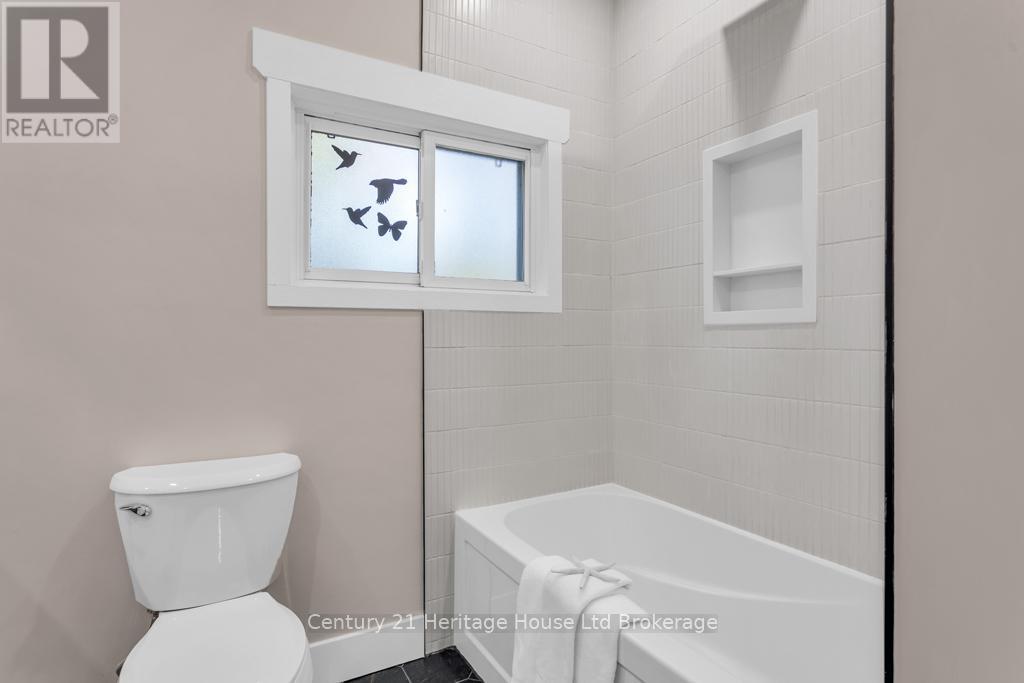 209 Victoria Street, Ingersoll, Ontario  N5C 2N2 - Photo 14 - X12457233