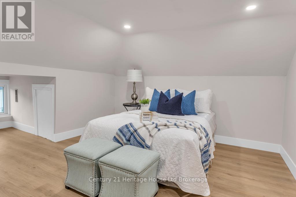 209 Victoria Street, Ingersoll, Ontario  N5C 2N2 - Photo 25 - X12457233