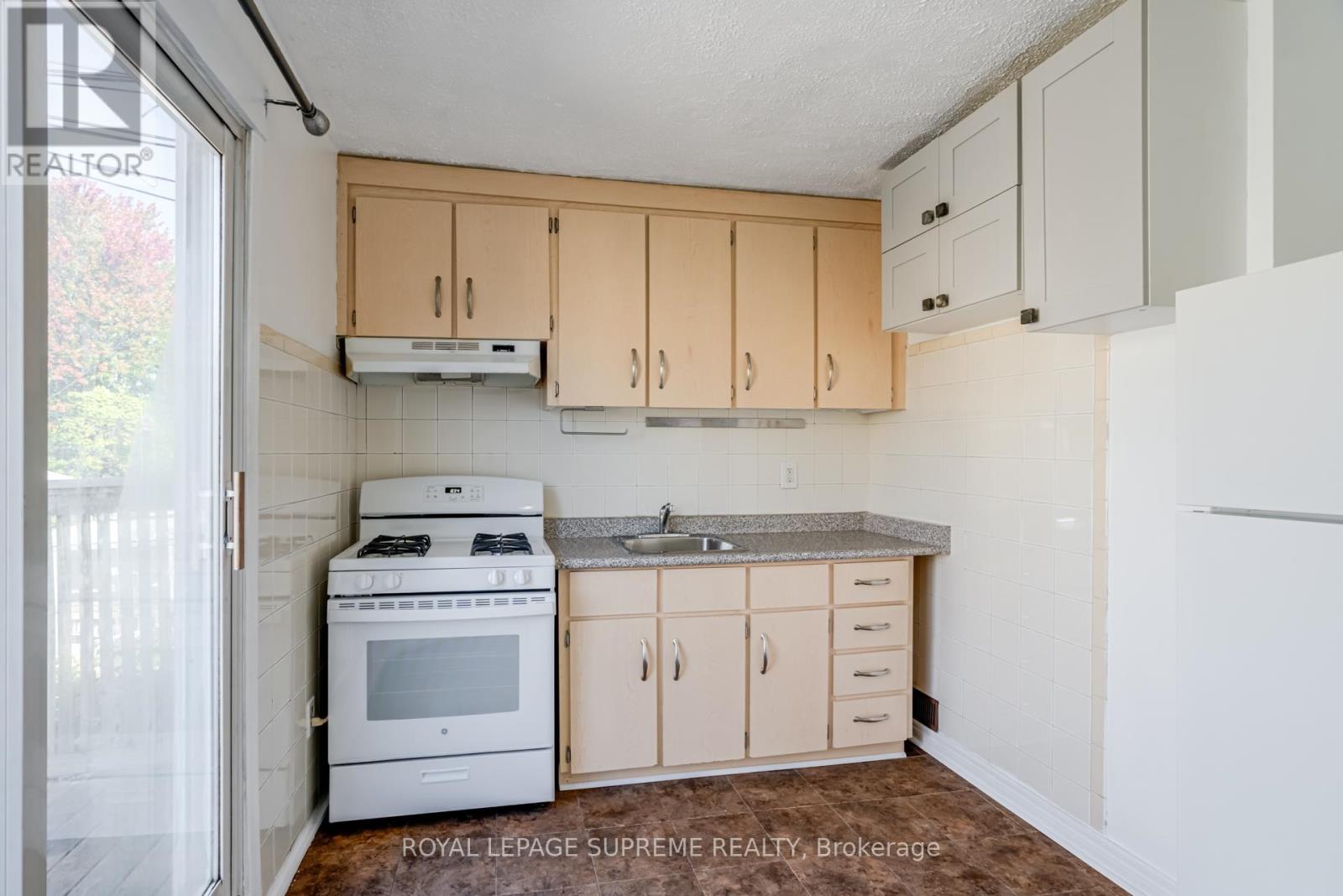 2 - 40 Gordon Street, Toronto, Ontario  M6K 2G5 - Photo 14 - C12331204