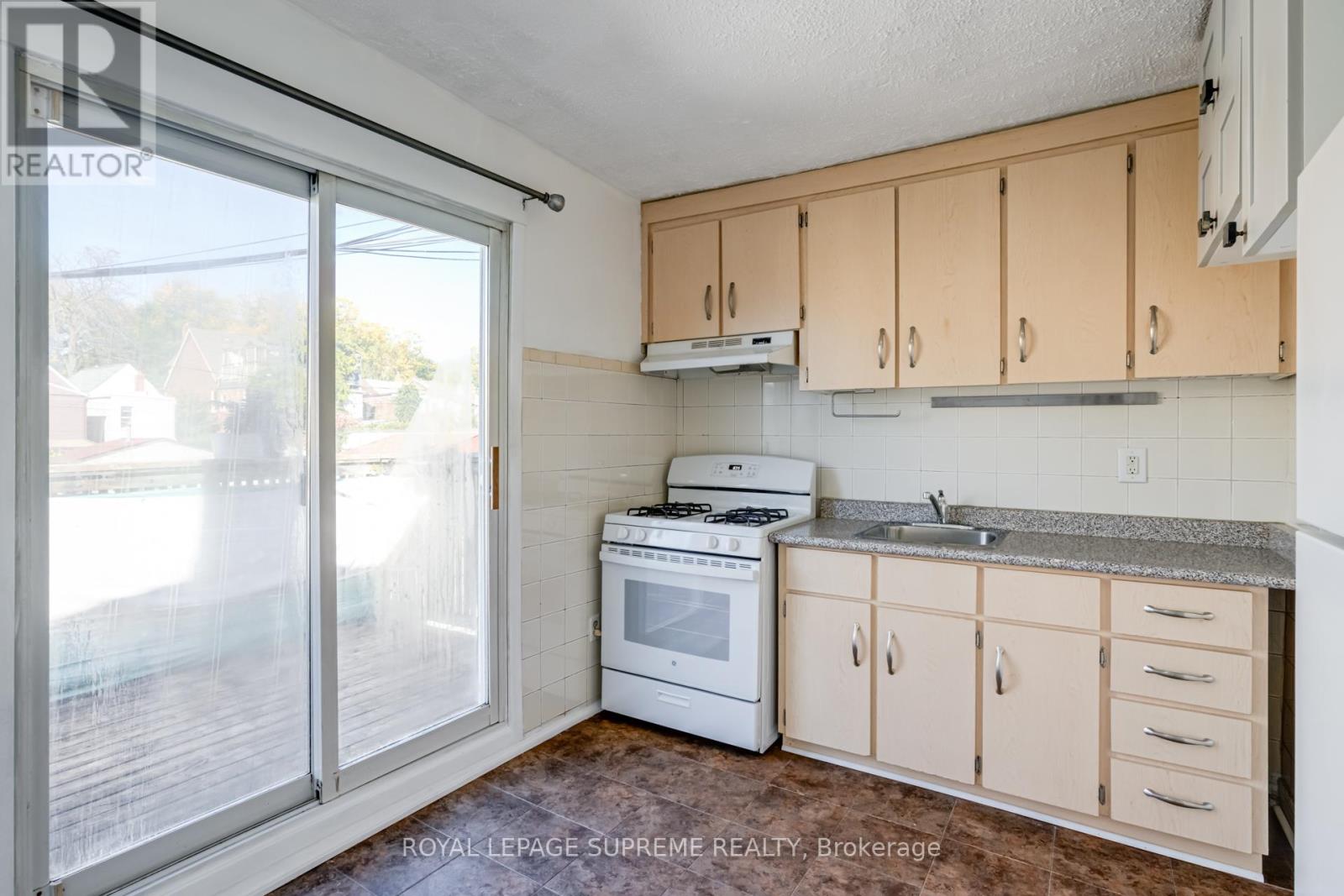 2 - 40 Gordon Street, Toronto, Ontario  M6K 2G5 - Photo 16 - C12331204