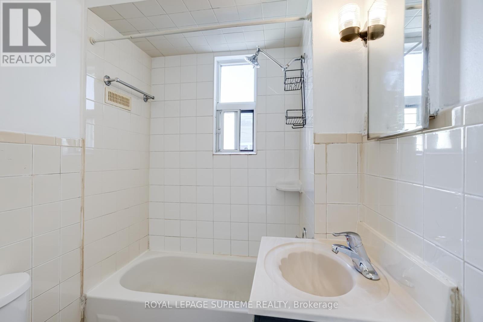 2 - 40 Gordon Street, Toronto, Ontario  M6K 2G5 - Photo 34 - C12331204