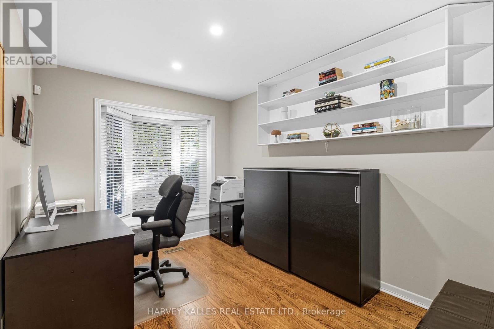 18 Farmstead Road, Toronto, Ontario  M2L 2G2 - Photo 10 - C12457256