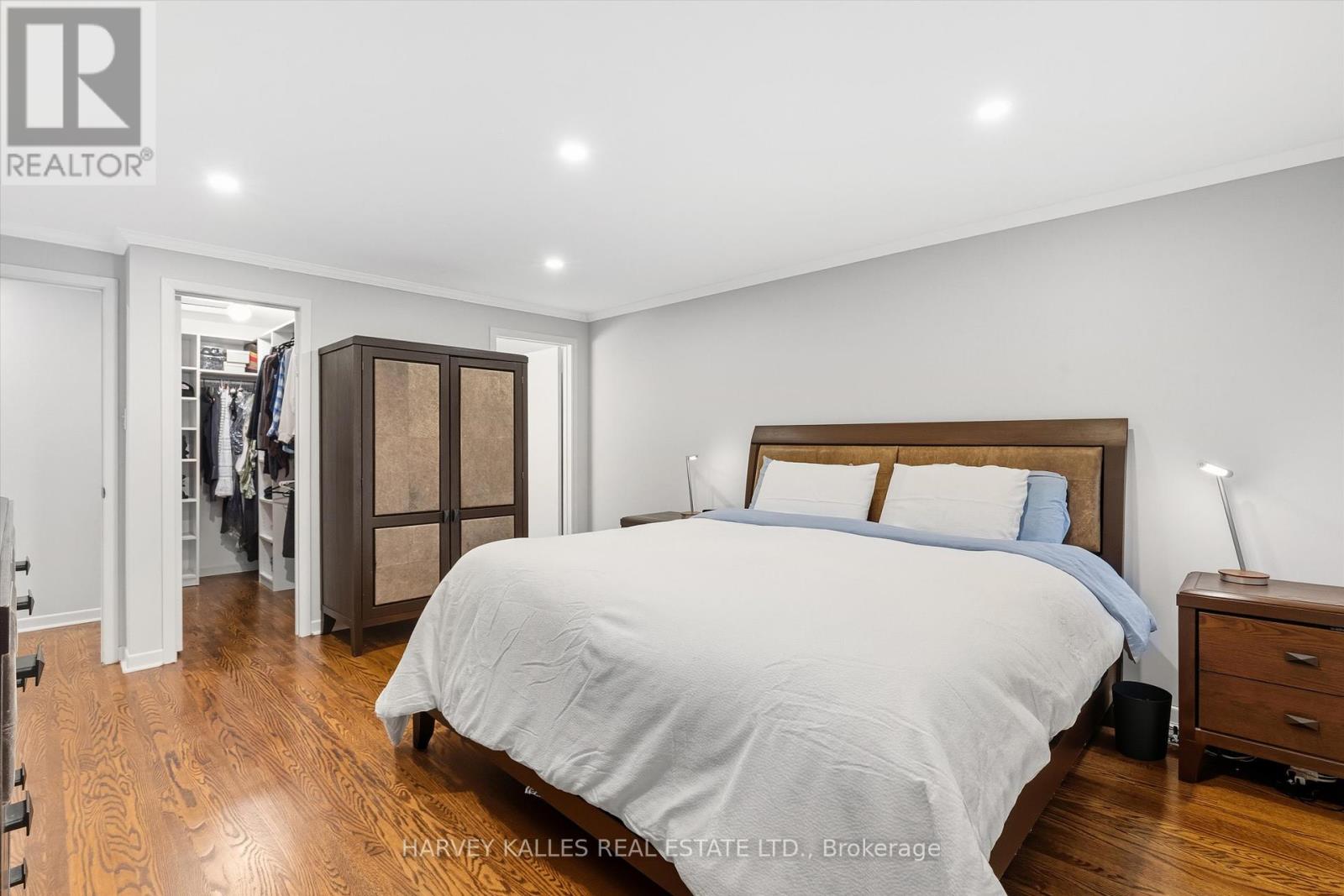 18 Farmstead Road, Toronto, Ontario  M2L 2G2 - Photo 14 - C12457256
