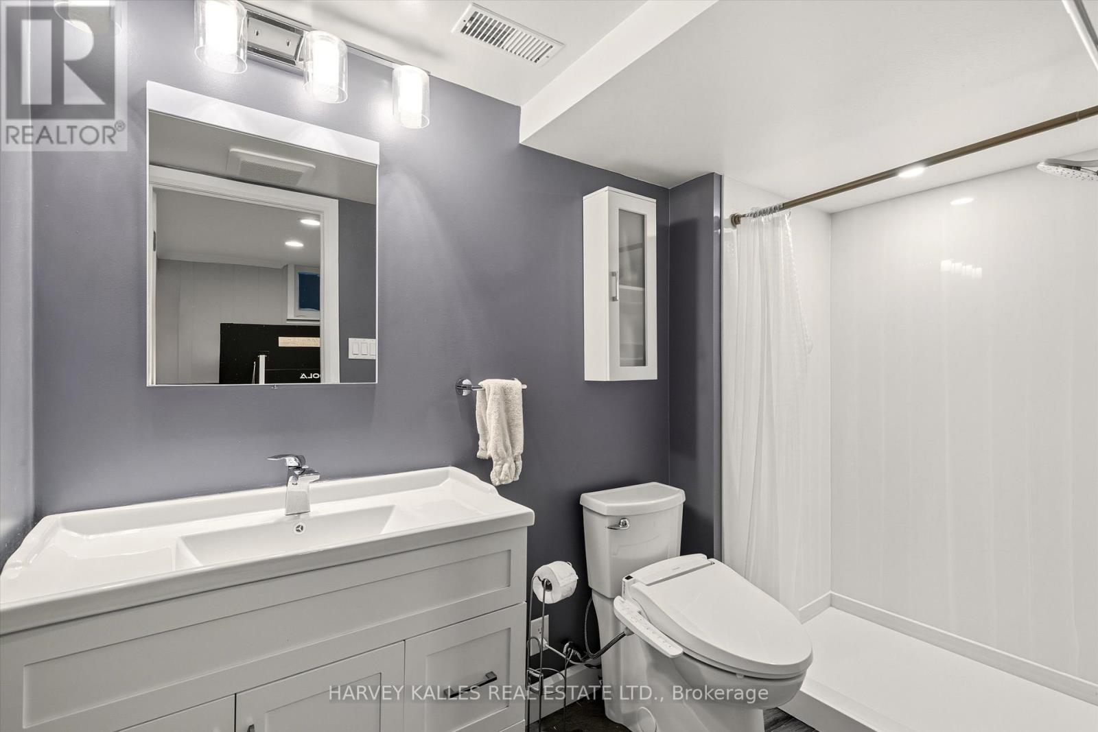 18 Farmstead Road, Toronto, Ontario  M2L 2G2 - Photo 22 - C12457256