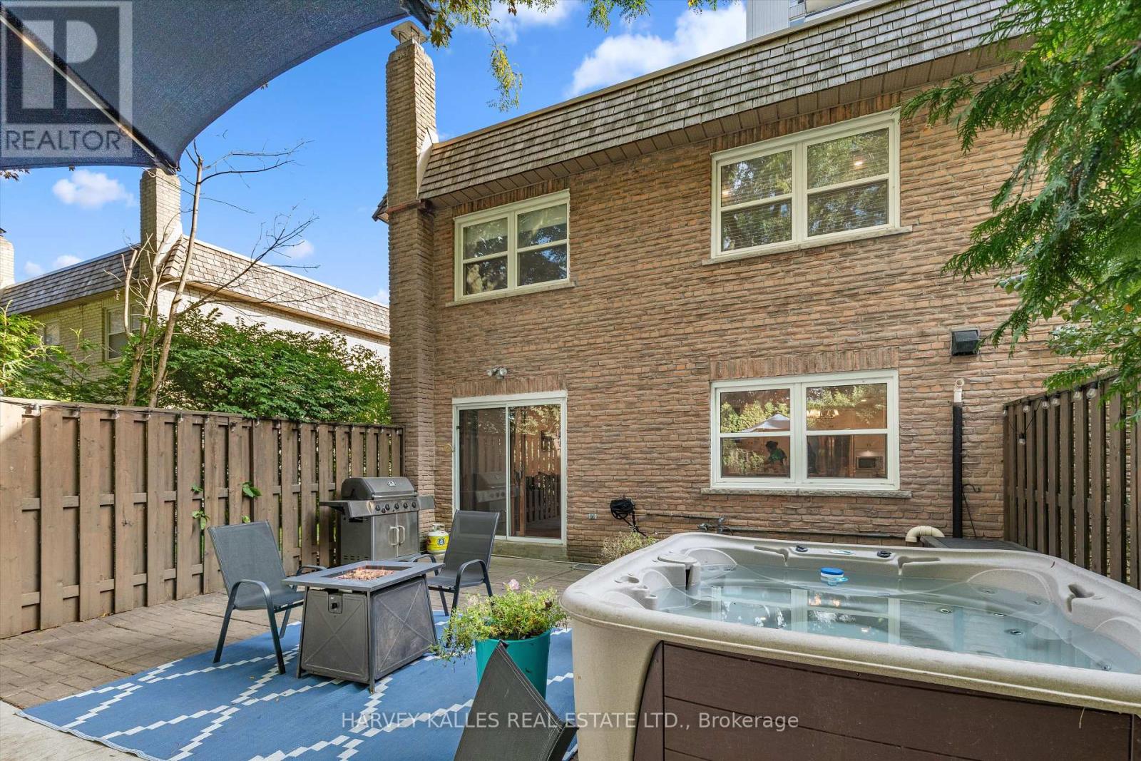 18 Farmstead Road, Toronto, Ontario  M2L 2G2 - Photo 25 - C12457256