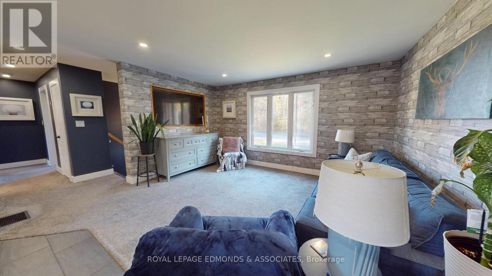 517 Abbie Lane, Petawawa, Ontario  K8H 3P9 - Photo 9 - X12457134