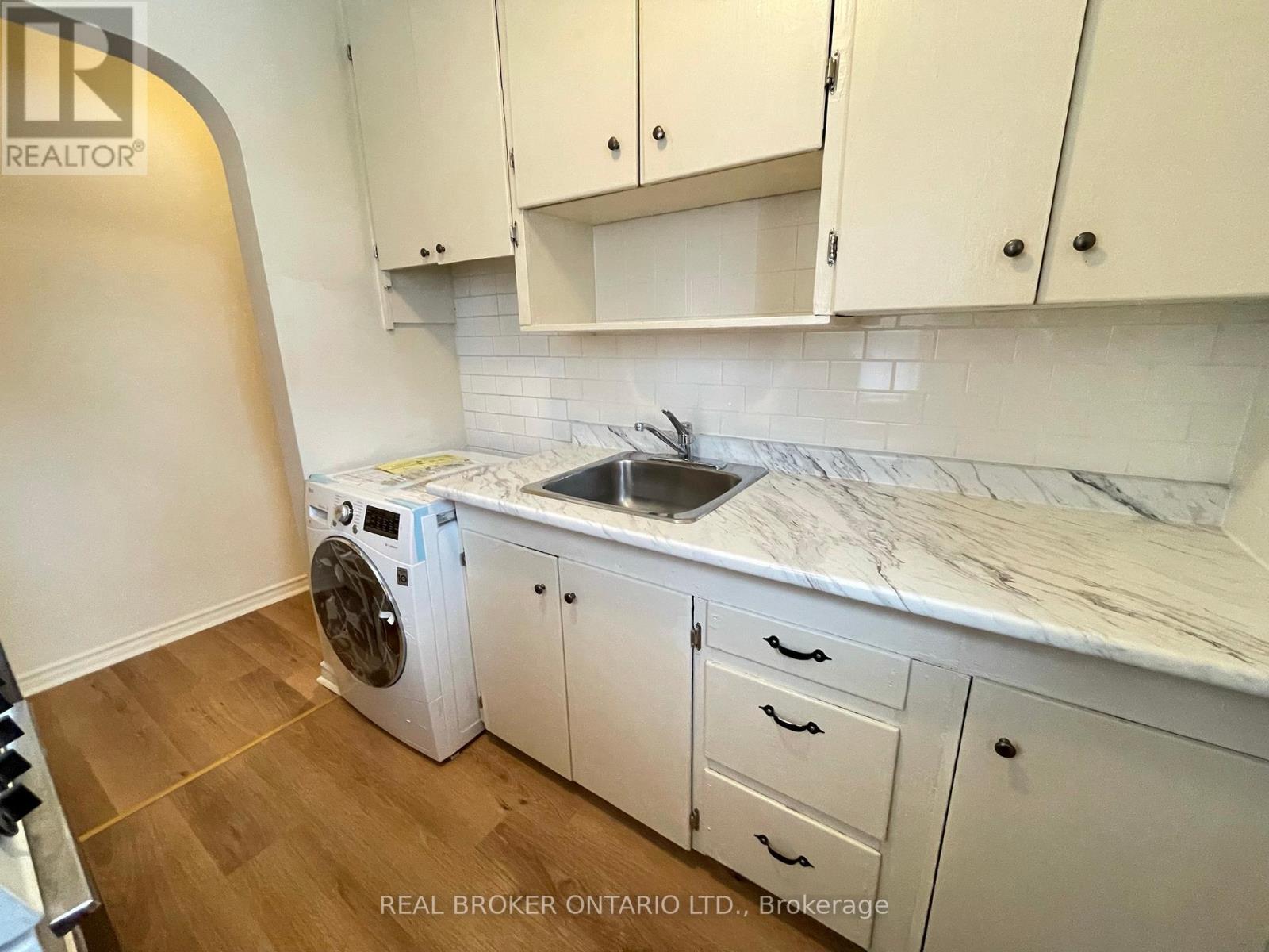 C - 204 O'connor Drive, Toronto, Ontario  M4J 2T1 - Photo 6 - E12457234