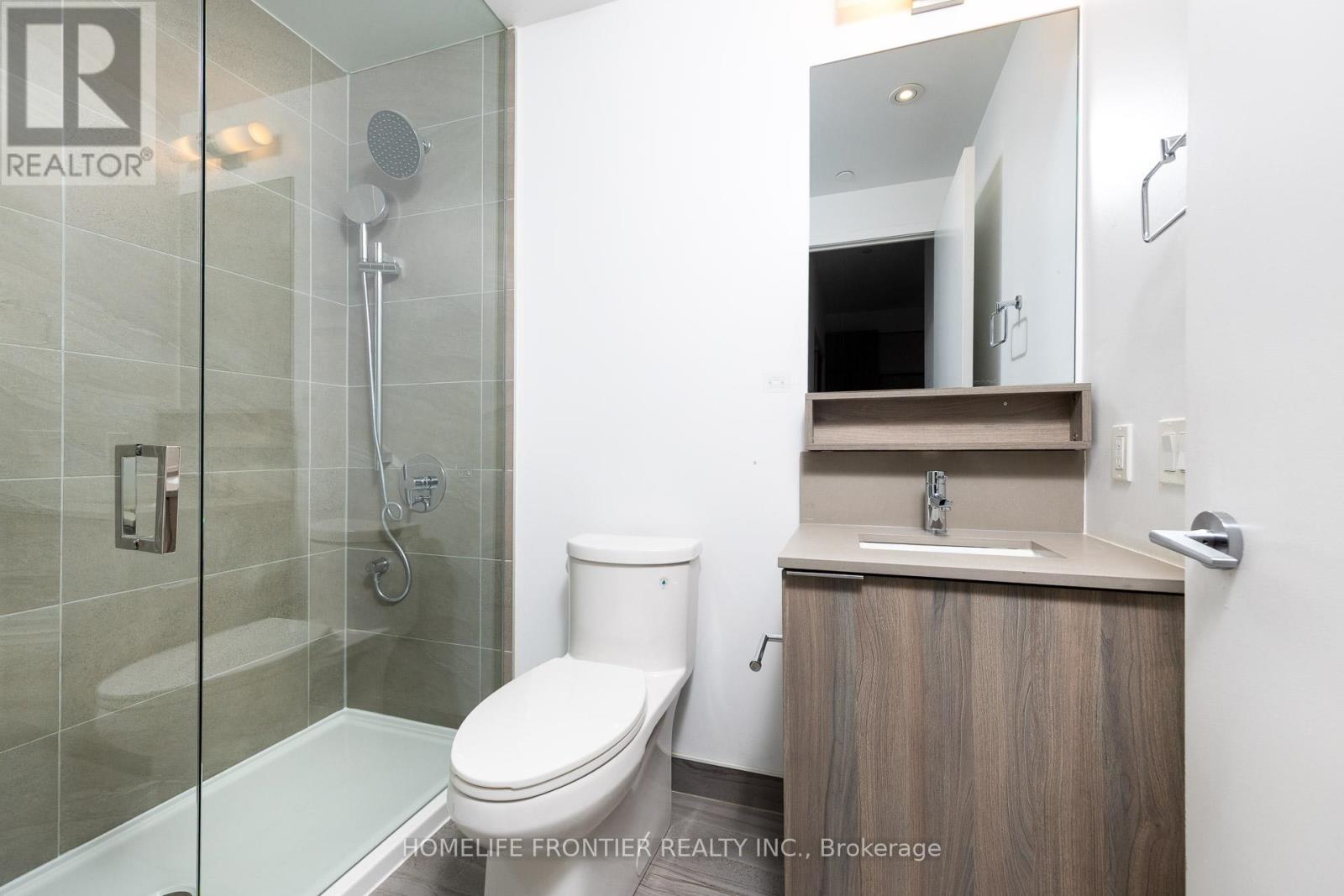 303 - 950 Portage Parkway, Vaughan, Ontario  L4K 0J7 - Photo 9 - N12457249