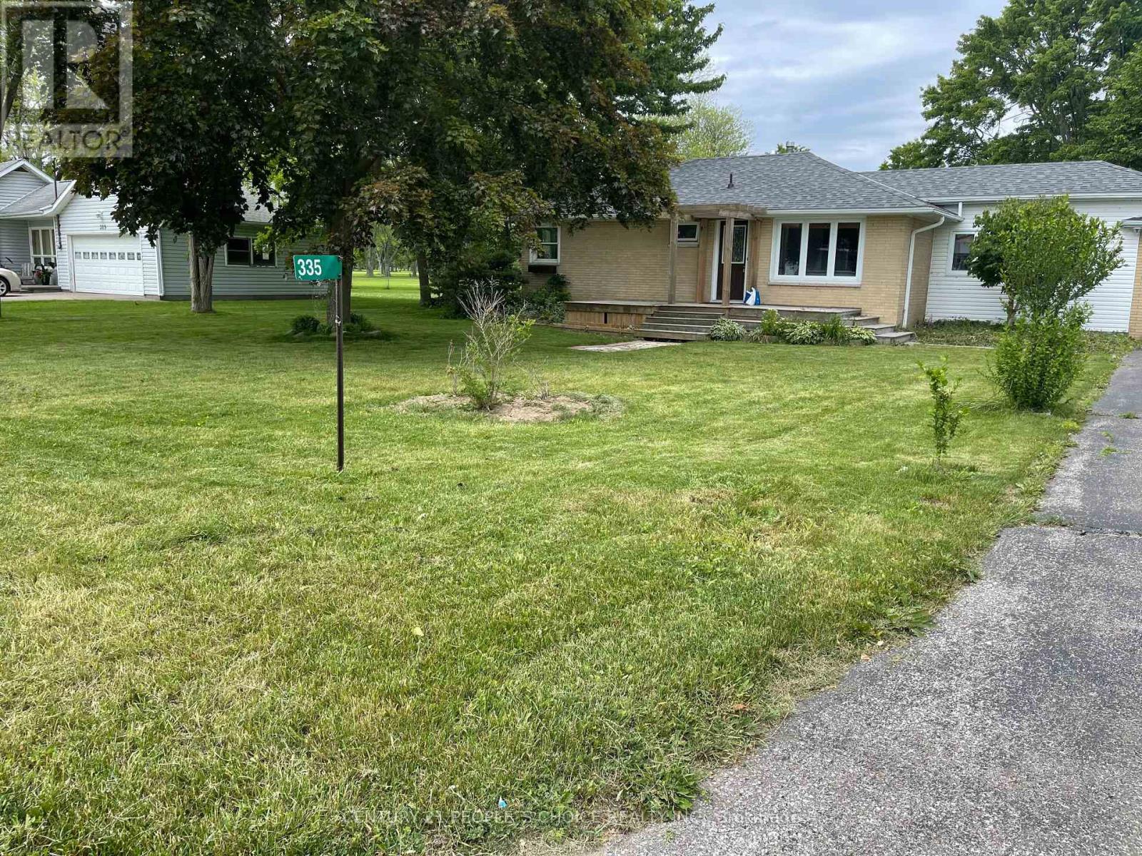 335 ROBSON ROAD, Windsor, Ontario