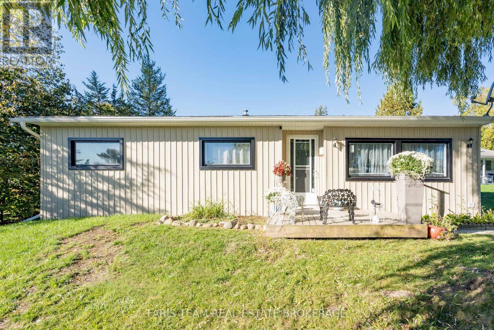 21 HAWTHORNE DRIVE, Innisfil, Ontario