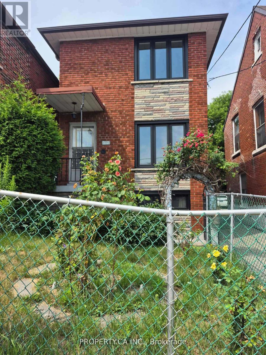 2098 Dufferin Street, Toronto, Ontario  M6E 3R7 - Photo 2 - W12451412