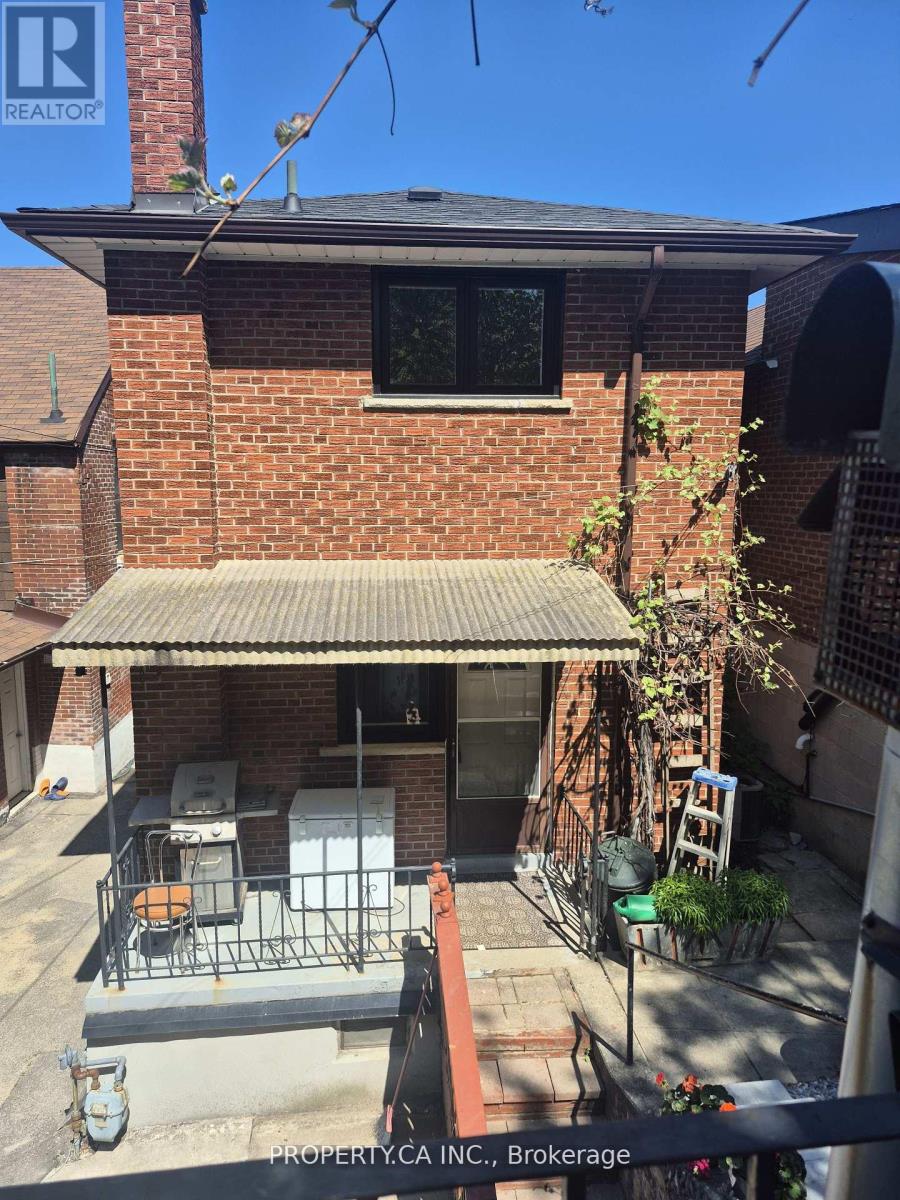 2098 Dufferin Street, Toronto, Ontario  M6E 3R7 - Photo 21 - W12451412