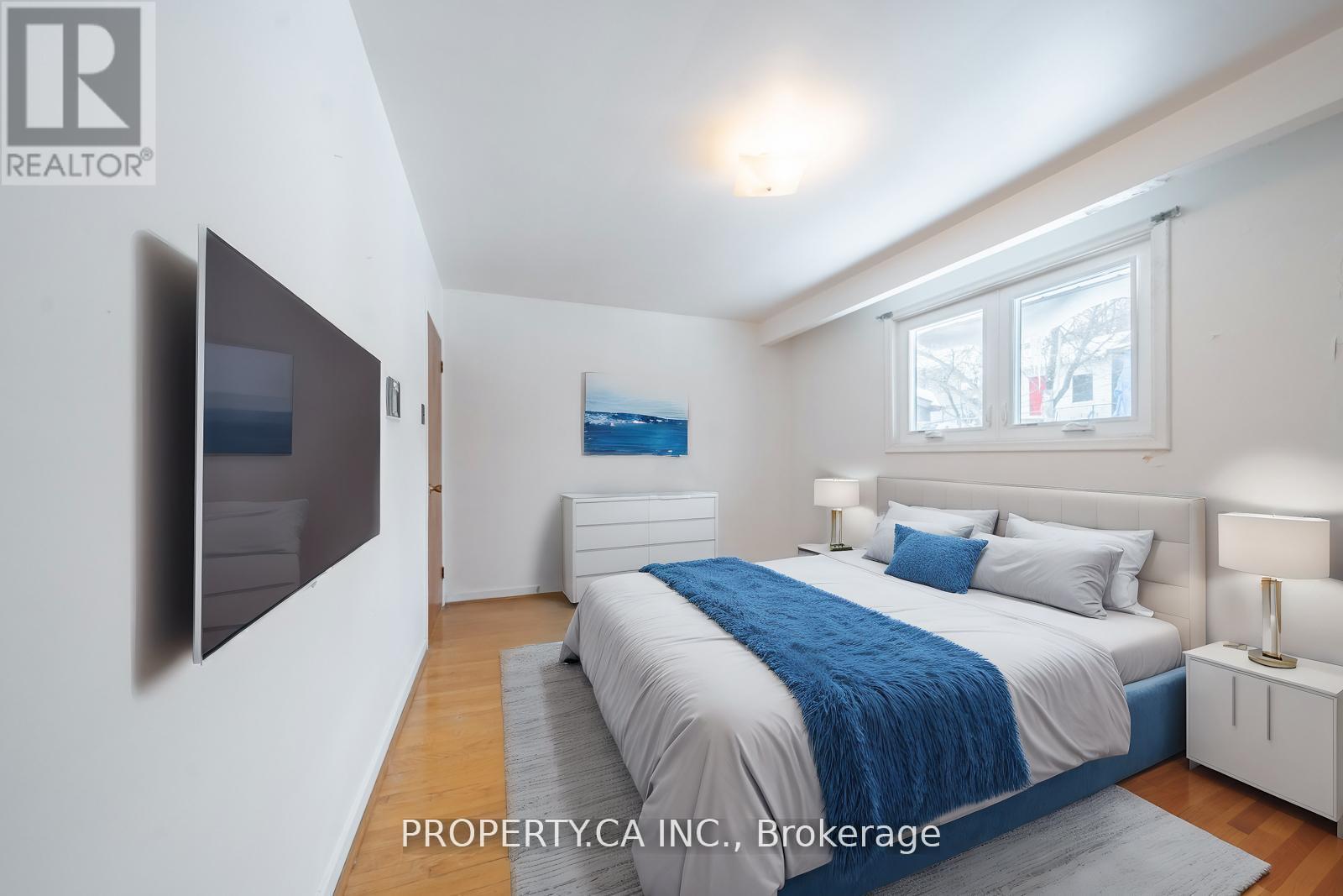 2098 Dufferin Street, Toronto, Ontario  M6E 3R7 - Photo 9 - W12451412