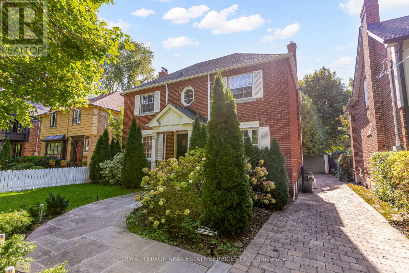 25 ASHTON MANOR, Toronto, Ontario