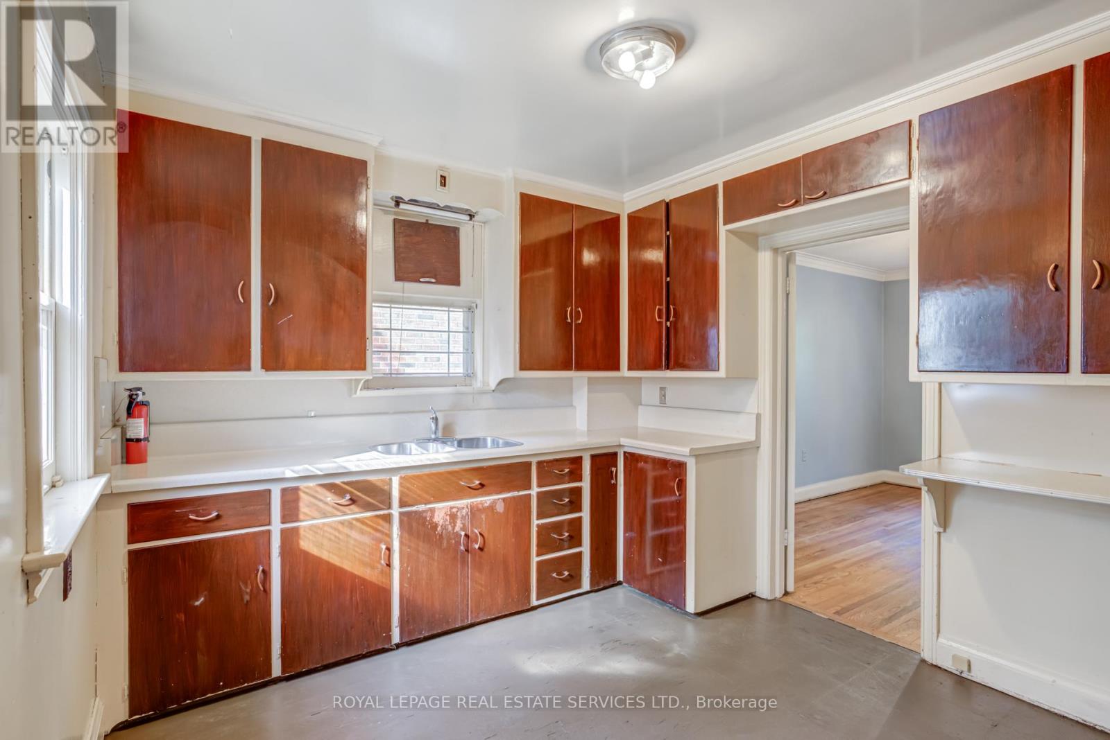25 Ashton Manor, Toronto, Ontario  M8Y 2N6 - Photo 20 - W12457243