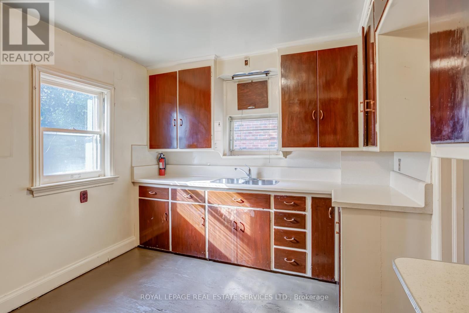 25 Ashton Manor, Toronto, Ontario  M8Y 2N6 - Photo 21 - W12457243