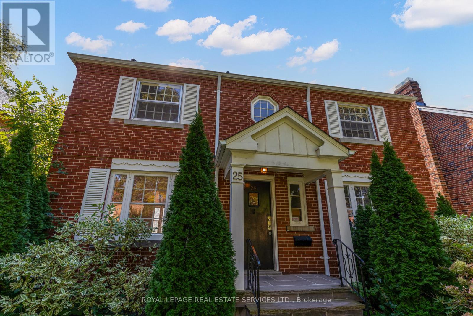 25 Ashton Manor, Toronto, Ontario  M8Y 2N6 - Photo 3 - W12457243