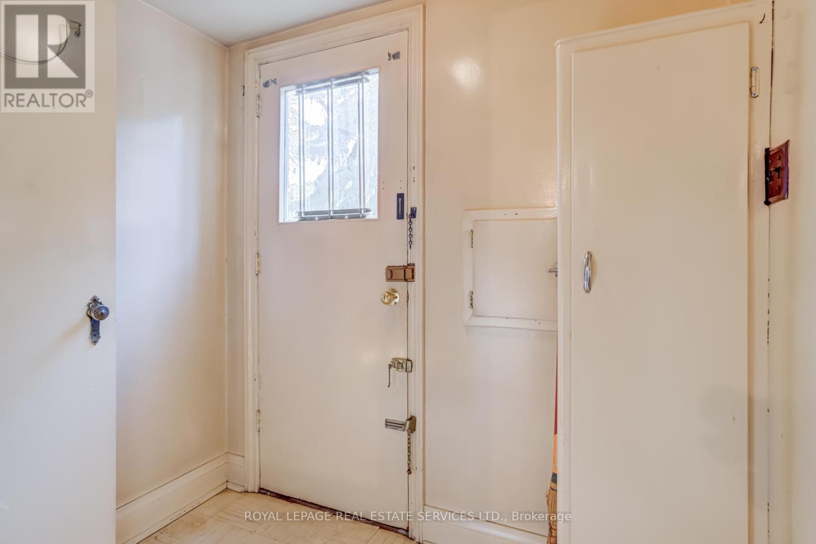25 Ashton Manor, Toronto, Ontario  M8Y 2N6 - Photo 35 - W12457243