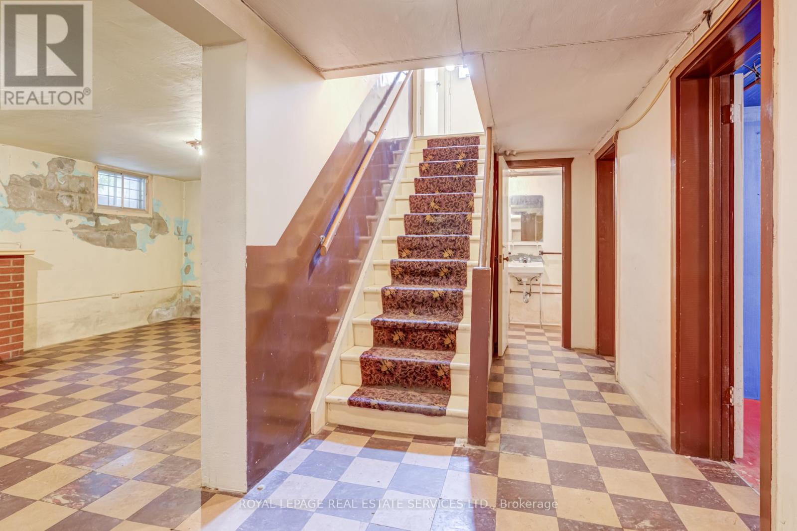 25 Ashton Manor, Toronto, Ontario  M8Y 2N6 - Photo 37 - W12457243