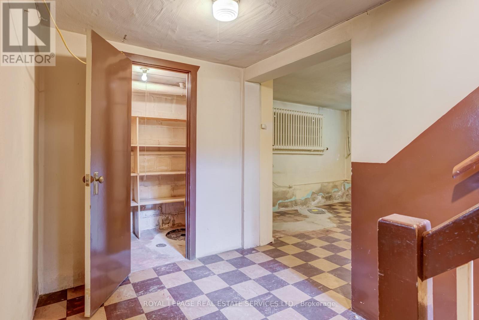 25 Ashton Manor, Toronto, Ontario  M8Y 2N6 - Photo 38 - W12457243
