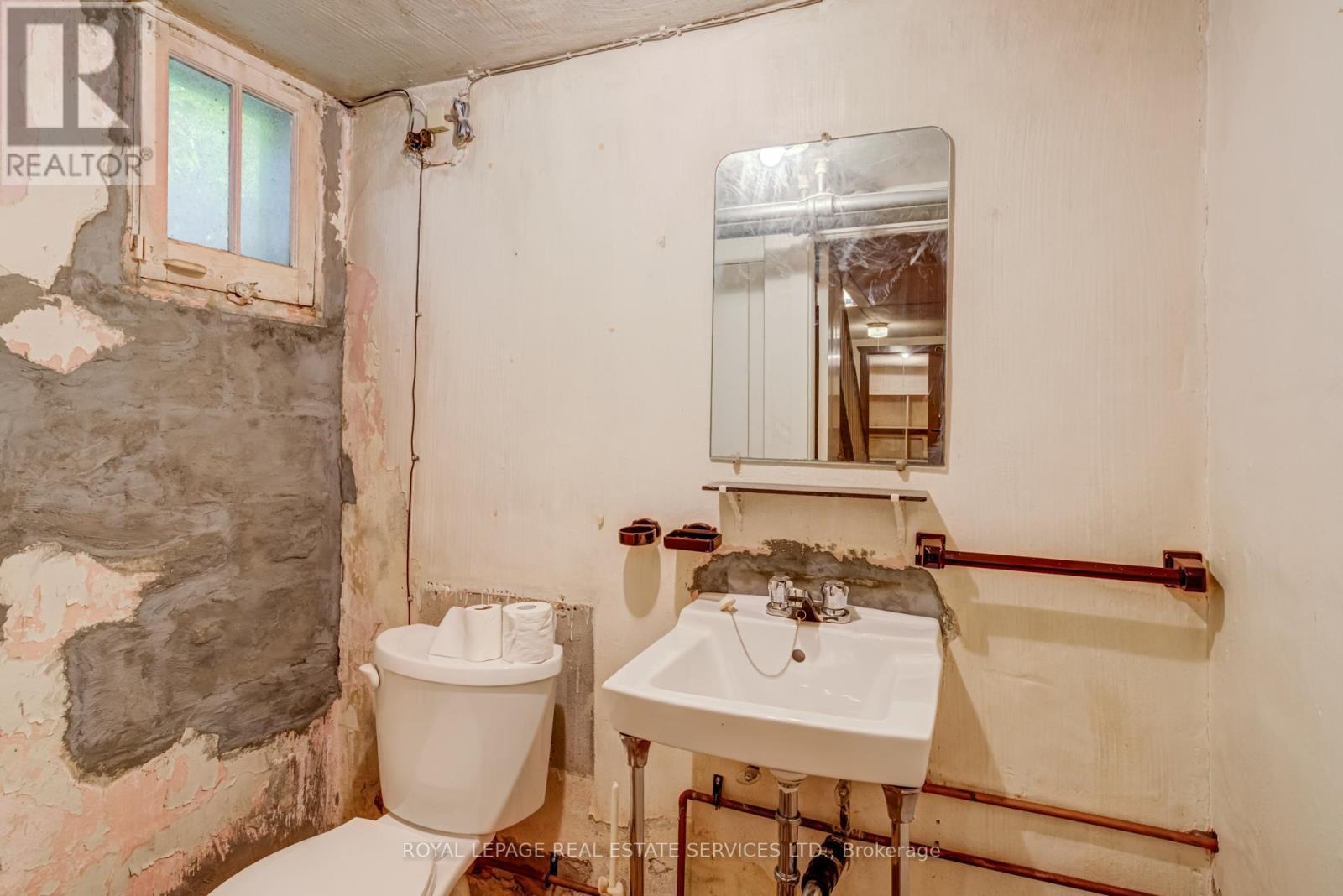25 Ashton Manor, Toronto, Ontario  M8Y 2N6 - Photo 41 - W12457243