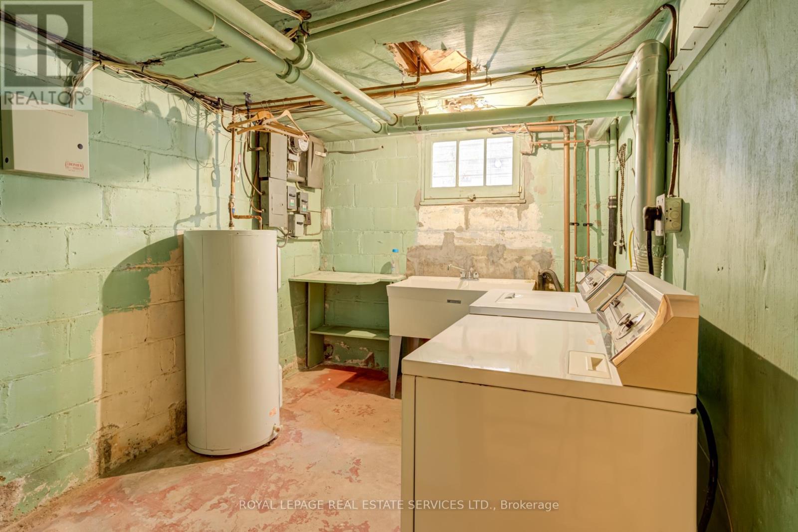 25 Ashton Manor, Toronto, Ontario  M8Y 2N6 - Photo 42 - W12457243