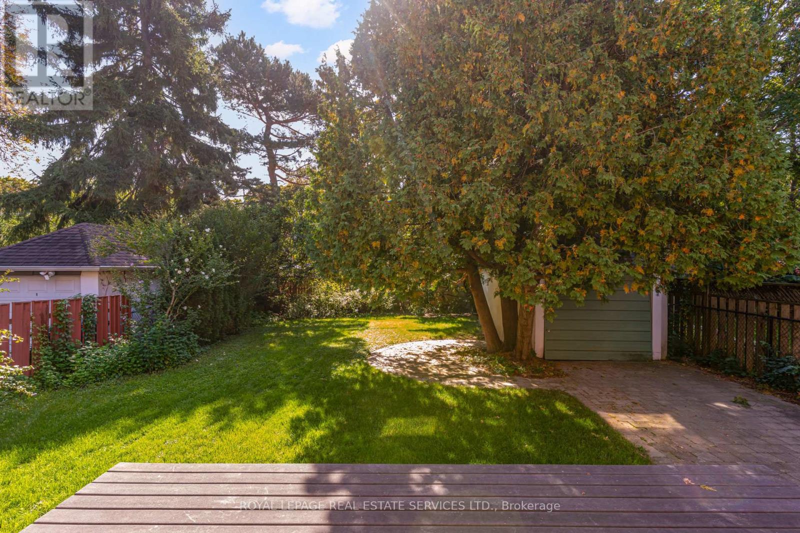 25 Ashton Manor, Toronto, Ontario  M8Y 2N6 - Photo 44 - W12457243