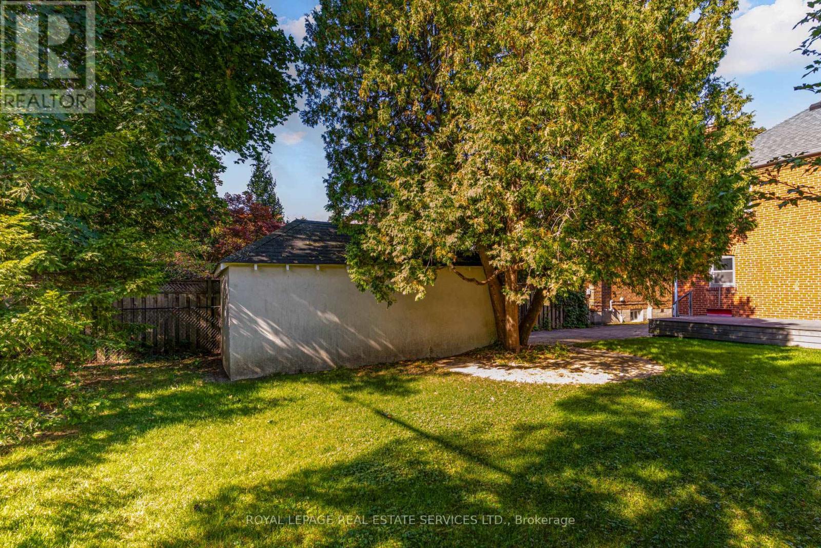 25 Ashton Manor, Toronto, Ontario  M8Y 2N6 - Photo 46 - W12457243
