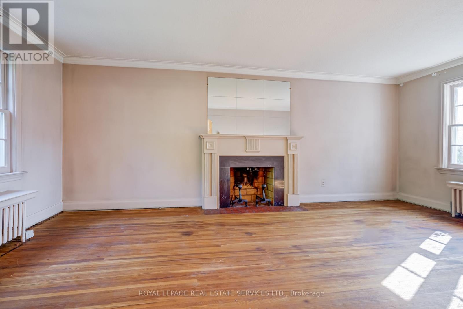 25 Ashton Manor, Toronto, Ontario  M8Y 2N6 - Photo 8 - W12457243