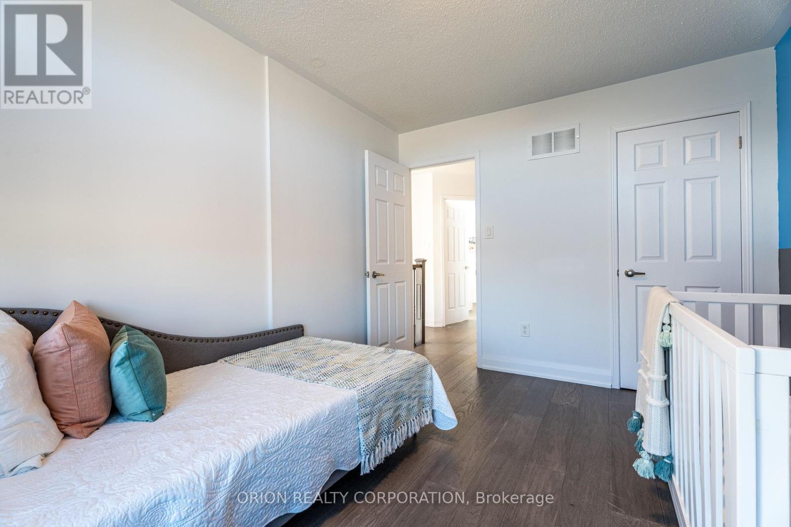 1 Promenade Trail, Halton Hills, Ontario  L7G 0G8 - Photo 24 - W12457268