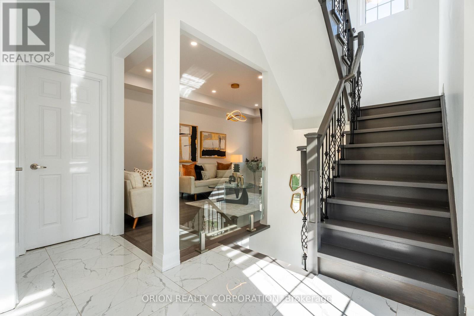 1 Promenade Trail, Halton Hills, Ontario  L7G 0G8 - Photo 4 - W12457268