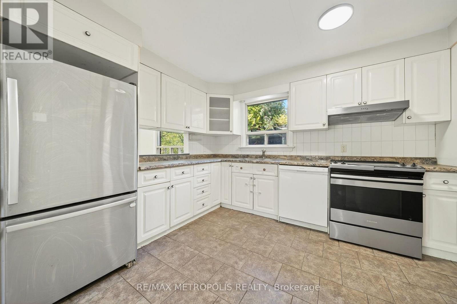 Main - 78 Harold Street, Brampton, Ontario  L6Y 1E4 - Photo 10 - W12457287