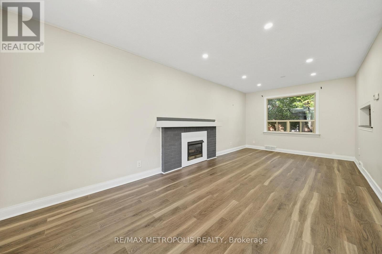 Main - 78 Harold Street, Brampton, Ontario  L6Y 1E4 - Photo 3 - W12457287