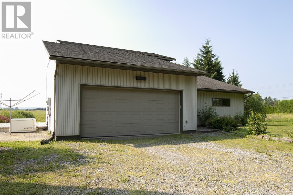 618 Allens Side Rd, Sault Ste. Marie, Ontario  P6C 2Z3 - Photo 2 - SM252141