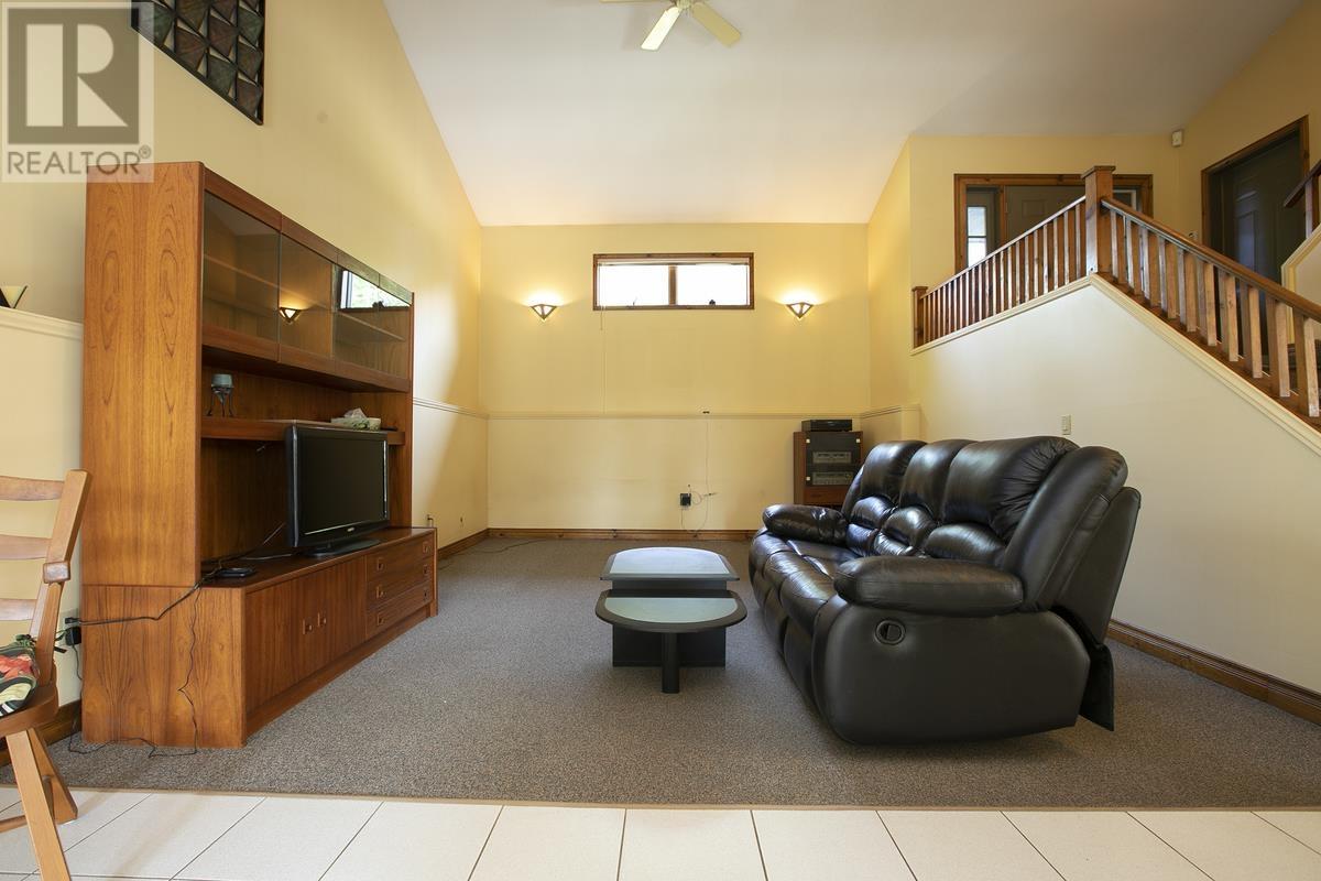 618 Allens Side Rd, Sault Ste. Marie, Ontario  P6C 2Z3 - Photo 21 - SM252141