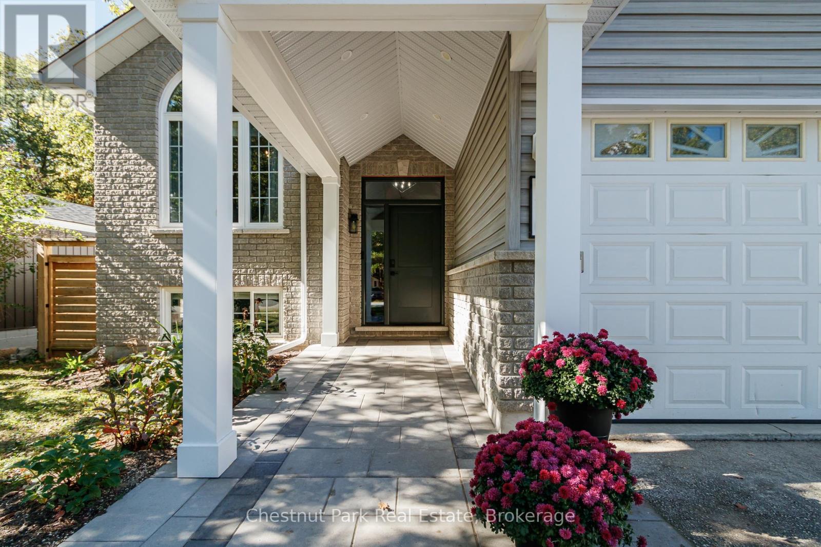 176 Melrose Avenue, Wasaga Beach, Ontario  L9Z 2T1 - Photo 2 - S12457379